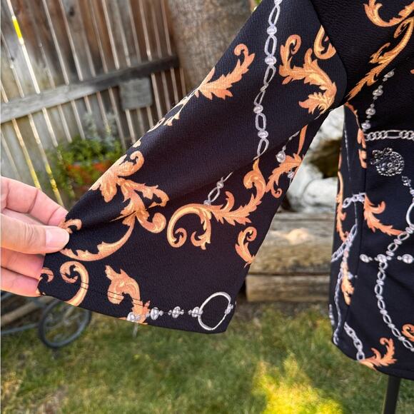 Goddess Flouce V Neck And V Back Black Blouse Women's Size Small - Picture 11 of 11